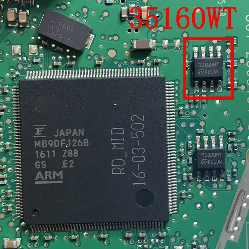 Instrument board with the eight-pin memory annotated 35160WT