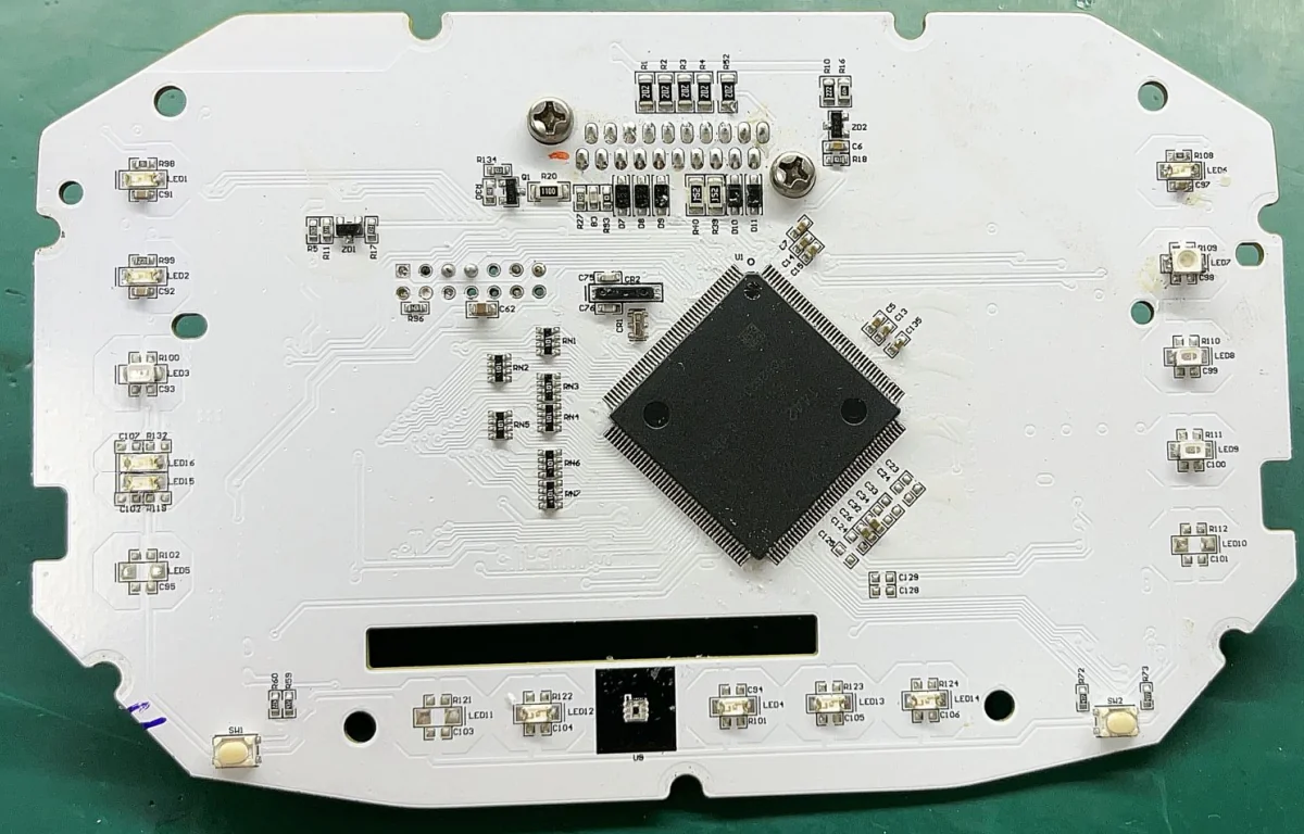 2021 Kawasaki Z900: Circuit board photograph · 2