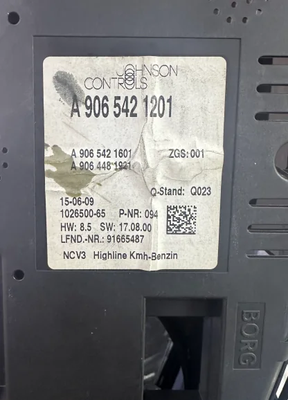 Mercedes-Benz Sprinter A906: Instrument or module label · 3